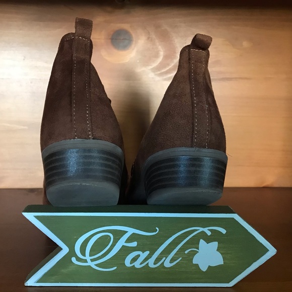 ✨FINAL PRICE DROP✨Cat & Jack Suede Booties Size 4 - Picture 3 of 6